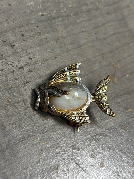 Avon Fashions Jewelry - Antique-Style Gold Fish Pin with Pearl Center and butterfly pendant